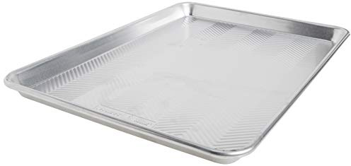 Nordic Ware Prism Half Sheet, Aluminium Baking Sheet with Improved Airflow, Premium Bakeware Made in The USA, Silver, L: 16.3 x W: 11.3 x H: 1