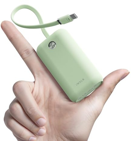 iWALK Mini Power Bank Portatile 10000 mAh, Caricatore Rapido USB-C 22.5 W con Cavo Integrato, Batteria Ultracompatta per iPhone 17/16/15 Series, Samsung e Google, Verde