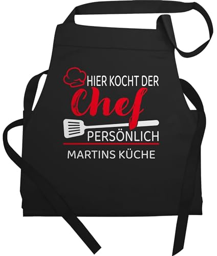 Schürze - Kochschürze Herren Männer - Hier kocht der Chef persönlich mit Name I Geschenk Kochen I Hobbykoch - 60x87 - Schwarz - geschenke für koch küche persönliche küchenschürze