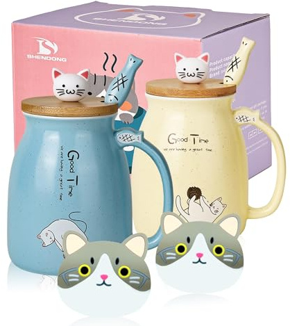 SHENDONG 2-pack kattmuggar söta keramiska kaffekoppar set med 2 med Kawaii bambulock och sked nyhet morgonkopp kaffe mjölk te muggar – 3D djur kattmuggar för kattälskare kvinnor gåvor (blå och gul)