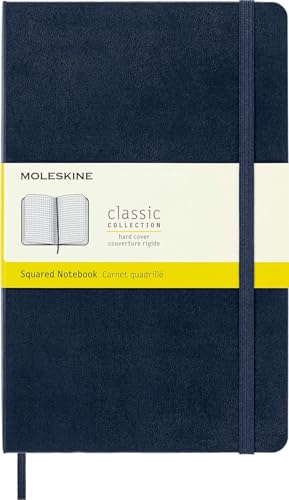 Moleskine Classic Notebook, Taccuino a Quadretti, Copertina Rigida e Chiusura Elastica, Formato Large 13 x 21 cm, Colore Blu Zaffiro, 240 Pagine