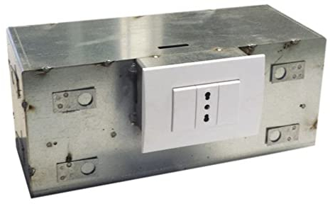 Cassaforte invisibile ad incasso, zincata 3 cassetti. Dimensioni 18X32X13 cm.