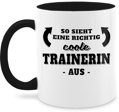 Tasse Tassen 325ml - Statement Sprüche - So sieht eine richtig coole Trainerin aus - 325 ml - Schwarz - lieblingstrainerin geschenk spruchtasse sarkasmus beste kaffeetasse geschenke für die