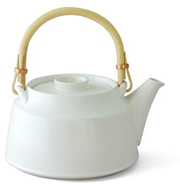 Japanische Teekanne, weiß T.Kato. Modern, Design Tee-Geschirr, Keramik, glasiertes Steingut, von Hand gefertigt bei ceramic japan