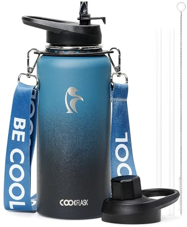 Coolflask Isolierte Wasserflasche 946 ml mit Riemen, Wasserkrug aus Edelstahl mit Strohhalm und Ausgussdeckel, Große Wasserflasche aus Metall, Auslaufsicher und BPA-frei, Indigo Schwarz