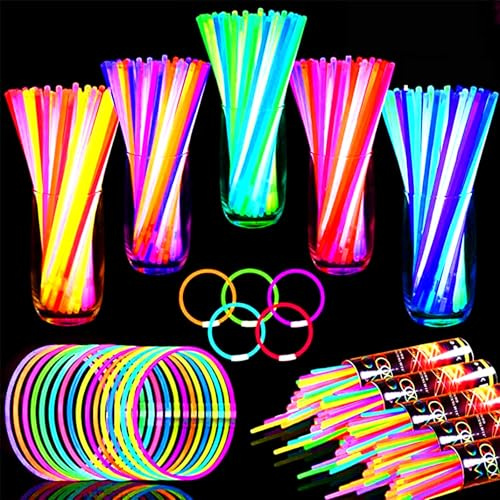 TURNMEON 500 Pack Ultra Bright Glow Sticks Bulk Glow In The Dark Party Supplies Necklace Bracelet with Connector 8 Light Up 14Hrs Long Last Party Favors Toy Birthday Wedding Pool Patriotic