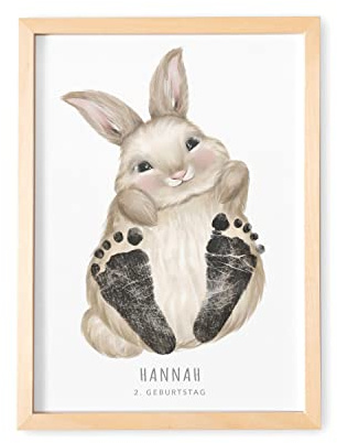 Baby Fußabdruck Bild personalisiert mit Hase inklusive Rahmen | Personalisiert, DIN A4, Tierposter mit Hase, für Babyzimmer & Kinderzimmer, Fußlänge bis 6 cm, Alter bis 6 Monate