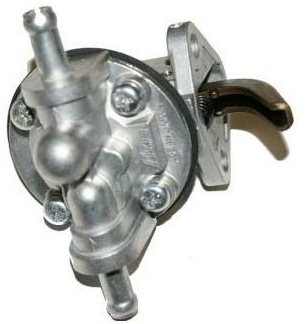 1582152030 BOMBA DE COMBUSTIBLE KUBOTA Z402 Z482 AIXAM Motor Universal
