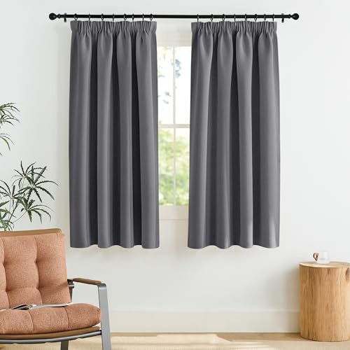 PONY DANCE Verdunklungsvorhänge Grau Kurze Gardinen mit Kräuselband | 2er Set, H145 x B140cm, Vorhang Blickdicht, Thermogardine Hitzeschutz, für Schiene, Schlafzimmer Wohnzimmer Kinderzimmer