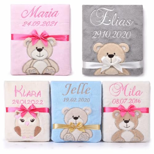 BotoBaby® Personalisierte Babydecke mit Namen & Geburtsdaten – Microfaser 76x102 cm – Bestickt, Oeko-TEX Standard 100 – Geschenk zur Geburt – große Auswahl an Farben & Motiven