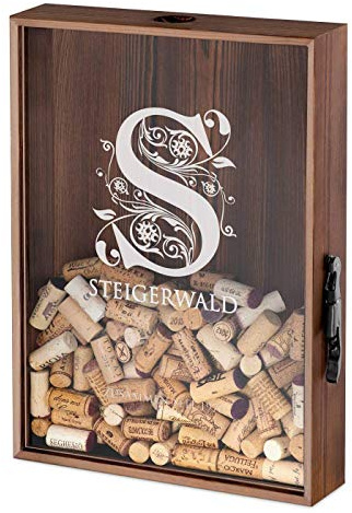 Maverton Kronkorkensammler Korkensammler mit Gravur + mit Flaschenöffner - Deckelsammler zum Aufhängen personalisiert - Geschenk Hochzeit Hochzeitstag Paar - 44,7x32x8cm - aus Holz (Buchstabe)