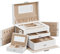 SONGMICS Caja Joyero de 3 Niveles, para Joyas con 2 Cajones, Portátil para Viajar, con Asa, Cerradura, Idea de Regalo, PU Blanco Nube, Forro Beige Arena JBC121W