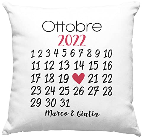 Vulfire Cuscino da personalizzare Calendario, Anniversario, Idea Regalo Originale, Frase Divertente, Per Lui e Lei, Romantico, Matrimonio, Arredamento Casa Divano Letto - con Imbottitura (40_x_40_cm)