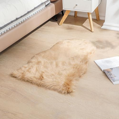 JXLOULAN Faux Lammfell Schaffell Teppich Hellbraun 75x120 cm, Weicher Flauschiger Teppich Wohnzimmer Deko, Longhair Fell Lammfellimitat Carpet für Stühle Sofa Schlafzimmer Kinderzimmer