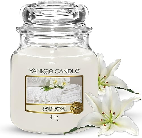 Yankee Candle Duftkerze im Glas (mittelgroß) | Fluffy Towels | Brenndauer bis zu 75 Stunden