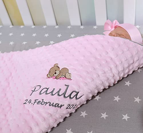 Personalisierte Babydecke mit Namen – Hellrosa Plüsch & graue Baumwolle mit weißen Sternen – Bestickt, Warm & Wintergeeignet, 75x100 cm – Geschenk zur Geburt & Taufe (Hellrosa - Sternen, 75 x 100 cm)