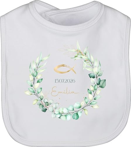 Geschenk mit Namen personalisiert by Shirtracer - Baby Lätzchen - Geschenk Taufe Fisch Motiv Eukalyptuskranz | Taufgeschenk mit Name und Datum
