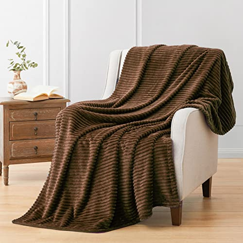 Vessia flanell fleece filt (127 x 178 cm), 300 gsm mysig brun rand filt för soffa, soffa och säng, varm och mjuk choklad mikrofiber ribbad filt för alla årstider