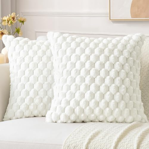 Sungeek Lot de 2 Housse de Coussin 40x40 cm en Fausse Fourrure Duveteux, Housse Coussins Peluche Doux Taies d'oreiller en Velours Décoratives pour Lit Canapé Chambre Salon, Blanc Crème