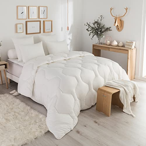 DODO - Couette Légère Anti-Acariens 140x200 cm - pour Lit 2 Personnes - Circulation de l'Air Optimale - Enveloppe 100% Coton Percale - 100% Polyester Fibre Creuse Siliconée - Lavable à 40°C