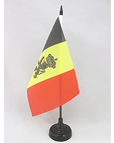 AZ FLAG Tischflagge Belgien Dienstflagge 21x14 cm Kunststoffsockel | Für innen Belgische Tischflagge Belgisch wapenschild genähte Ausführung mit verstärkten Kanten mit Kunststoffstab