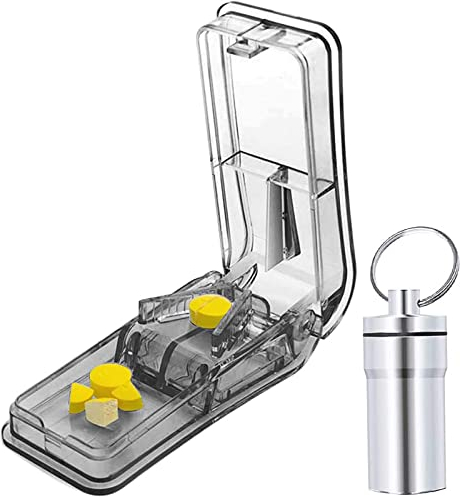 Cortador de píldoras para pastillas pequeñas o grandes. El mejor divisor de píldoras múltiples. Diseño en los Estados Unidos. Se dobla como pastillero. No apto para pastillas pequeñas. Llavero