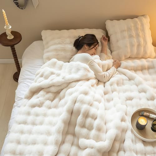 SAYEYBU Kunstfelldecke Aus Kaninchenfell LuxuriöSe, Weiche, Flauschige Und Dicke Felldecke FüR Couch, Bett Und Sofa Kuschelige PlüSchdecken Warme Dekodecke Aus Flanellfleece,Weiß,130x160cm