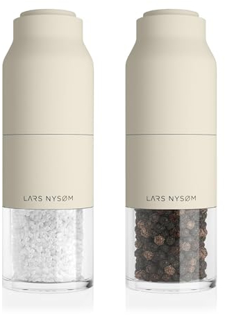 LARS NYSØM Salz und Pfeffermühle Set mit verstellbarem Keramikmahlwerk I Edelstahl Pfeffermühle und Salzmühle I Gewürzmühlen Set (Almond Beige)