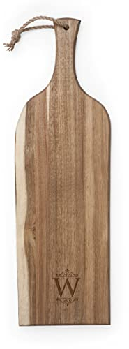 PICNIC TIME Monogramm – W – Personalisiertes Kunsthandwerksbrett aus Akazienholz, 61 cm, mit rohem Holzkante, Käsebrett, Servierplatte (Akazienholz)