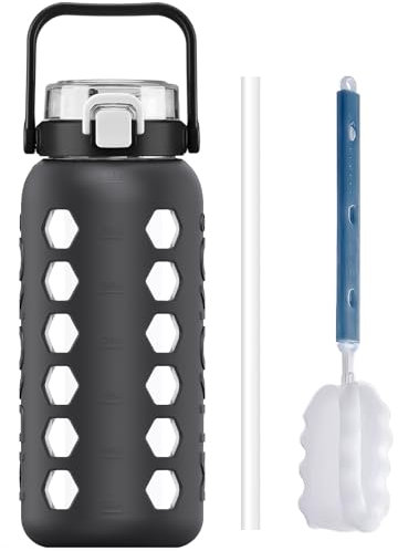 MUKOKO Botellas de agua de vidrio de medio galón/64 onzas con popote y tapa, jarra de agua motivacional con recordatorio de tiempo y funda de silicona, 100% a prueba de fugas, sin BPA, botella grande