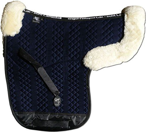 Engel Reitsport | SADEK2-D-MAR-MED | Lammfell Satteldecke | Fell in Sattellage | Fellrand vorne und hinten | Dressur | Stoff Marine Fell med.