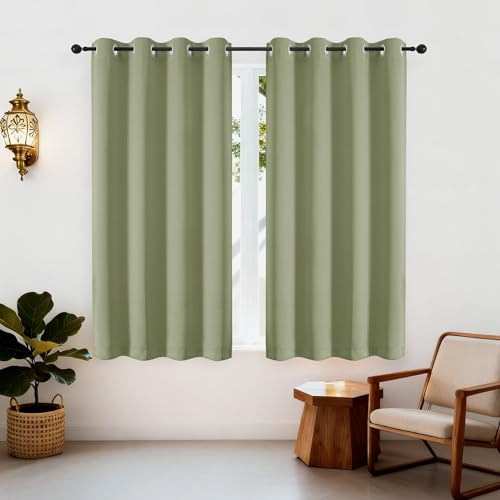 Simplebrand Kurzer Grün Vorhang Abdunkelnd mit Ösen, Ösenschal Vorhänge Kurz Modern 137×140cm(H×B) 2er Set für Küchenfenster Blickdichte Gardinen, Thermovorhang gegen Kälte
