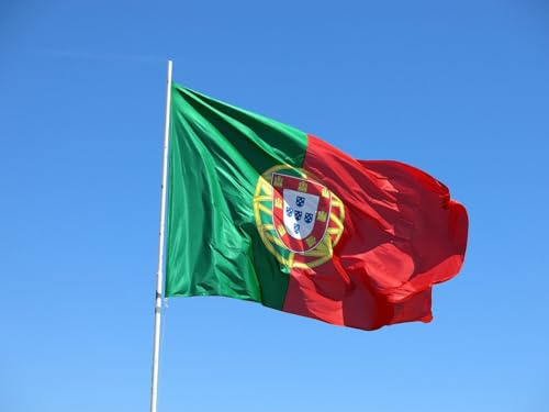 Cosymate Drapeau Portugal Drapeau national portugais avec œillets en laiton - Drapeau résistant pour mât de drapeau - 100 % polyester, 90 x 150 cm