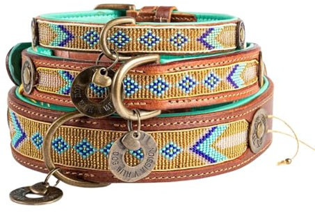 Dog with a Mission - Hundehalsband M | Türkis und Gold, geometrisches Perlenmuster | Boho, Ethno, Hippie | Mittelgroße Hunde | Handgemacht | Modisch und Bunt | Weiches Echtes Leder | 2,5 cm Breit