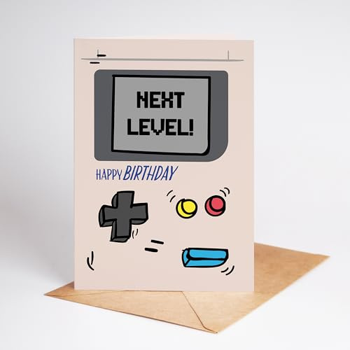 Lovely Cards - „Retro Gameboy Geburtstagskarte Next Level Happy Birthday | Lustige Glückwunschkarte für Kinder, Jugendliche & Erwachsene, Gamer & Freunde - A6 Klappkarte - Geschenkidee für Zocker