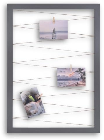 CLAMARO Fotohalter mit Fotoleine und 20 Holzklammern, Stahlgrau, 55 x 75 cm | MDF-Rahmen 30 mm breit, vollummantelt, Juteband gespannt, Massivholz-Clips, Metallaufhänger, für Fotocollage, Postkarten
