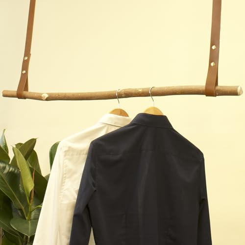 herbeschick.® Hängegarderobe Naturbursche | Naturstock mit Rinde | braune Lederriemen aus Büfelleder | verschiedene Größen | Made in Germany (Goldene Beschläge, 40 cm Lederriemen; 70 cm Stock)