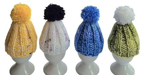 4 er Set Eierwärmer mit Puschel Pompom handgestrickt Pudelmütze bunt reine Handarbeit Handmade gestrickt Geschenk Idee