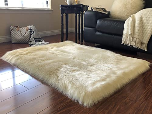 LAMBZY Soft Plush Faux Sheepskin Rectangular Area Rug, 2'x3' Cream