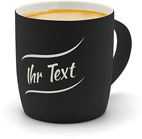printplanet® - Kaffeebecher mit eigenem Text graviert - SoftTouch Tasse mit Wunschtext - Matt-gummierte Oberfläche - Farbe Schwarz - Motiv: Textwelle 1. Zeilig
