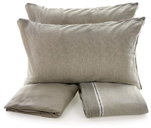 Juego completo de sábanas, realizadas en forro polar, cálidas y aptas para camas matrimoniales de 2 plazas. Producto disponible en varias fantasías