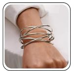 Inateannal Boho Armreif mit offener Manschette für Frauen Kreuzdraht Armband Gold verstellbares breites Manschettenarmband indisches Armband Armreifen Schmuck für Frauen und Mädchen