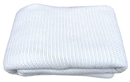 Family Bedding White Cotton Cellular Blanket – Breathable Lightweight Summer Blanket for Adults – Soft Reversible Bed Throw (180 x 230cm)