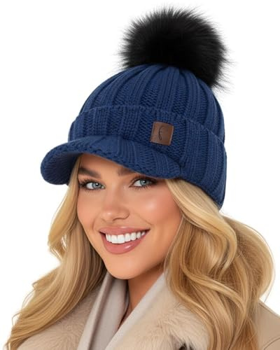 Baesics Bommelmütze Damen Herren - mit Schirm Wintermütze Kunstfell Bommel | Mit flauschigem Pompon und weichem Fleecefutter, Größe ca. 54-58 cm, Strick aus der EU. Warm für Herbst, Winter und als
