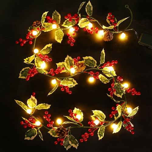 Quntis Weihnachtsgirlande mit Beleuchtung 20 Kugel Lichterkette 175cm Tannengirlande mit Timer 8Modi Blätter Girlande Weihnachten mit Künstliche Rote Beeren Tannenzapfen Glöckchen für Weihnachtsdeko