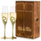 Inweder Copas Novios Boda Regalos para Matrimonios Juego 2 Dorado Copas Champagne Cristal Mr Mrs con Caja Regalo de Madera Grabada Copas de Cava Personalizadas para Aniversario Dama Honor Compromiso
