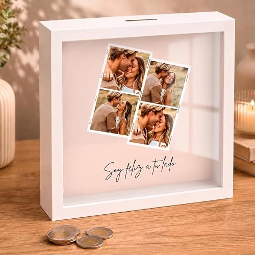 Cristal Plaque - Hucha Personalizada con 4 Fotos Collage y Texto | Hucha de Madera y Acrílico Transparente | Regalo Emotivo para Aniversarios y Cumpleaños | Decoración Hogar Ahorro Responsable