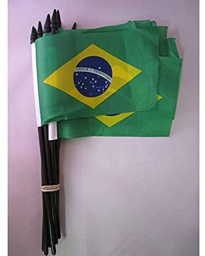 AZ FLAG Bandiera con Asta Brasile 15x10 cm Poliestere Leggero Asta | Uso interno ed esterno bandiera a mano brasiliana bordi cuciti e finitura rinforzata con asta in plastica
