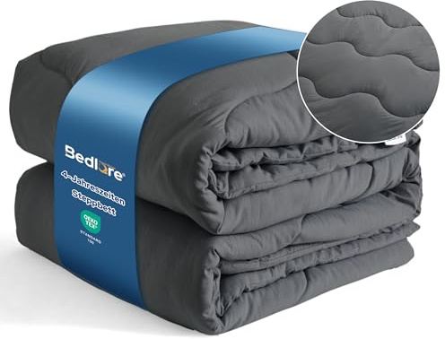 BEDLORE Bettdecke 155x220 cm – Atmungsaktive Steppdecke mit verrutschfester Quiltnaht, weich & warm, Oeko-Tex Zertifiziert, waschbar – Ganzjahresdecke für alle 4 Jahreszeiten(Grau)