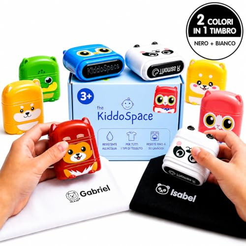 KiddoSpace Timbro Nome Personalizzato per Vestiti Bambini – Doppio Lato con Inchiostro Bianco e Nero – Timbro Asilo Riutilizzabile per Abbigliamento